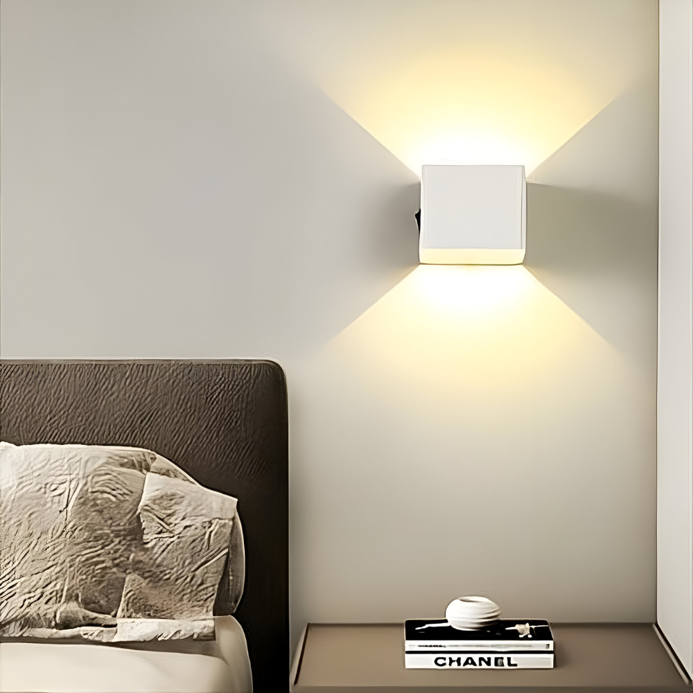 ArctiGlow – Modern Nordisk LED Vägglampa i Aluminium & Akryl