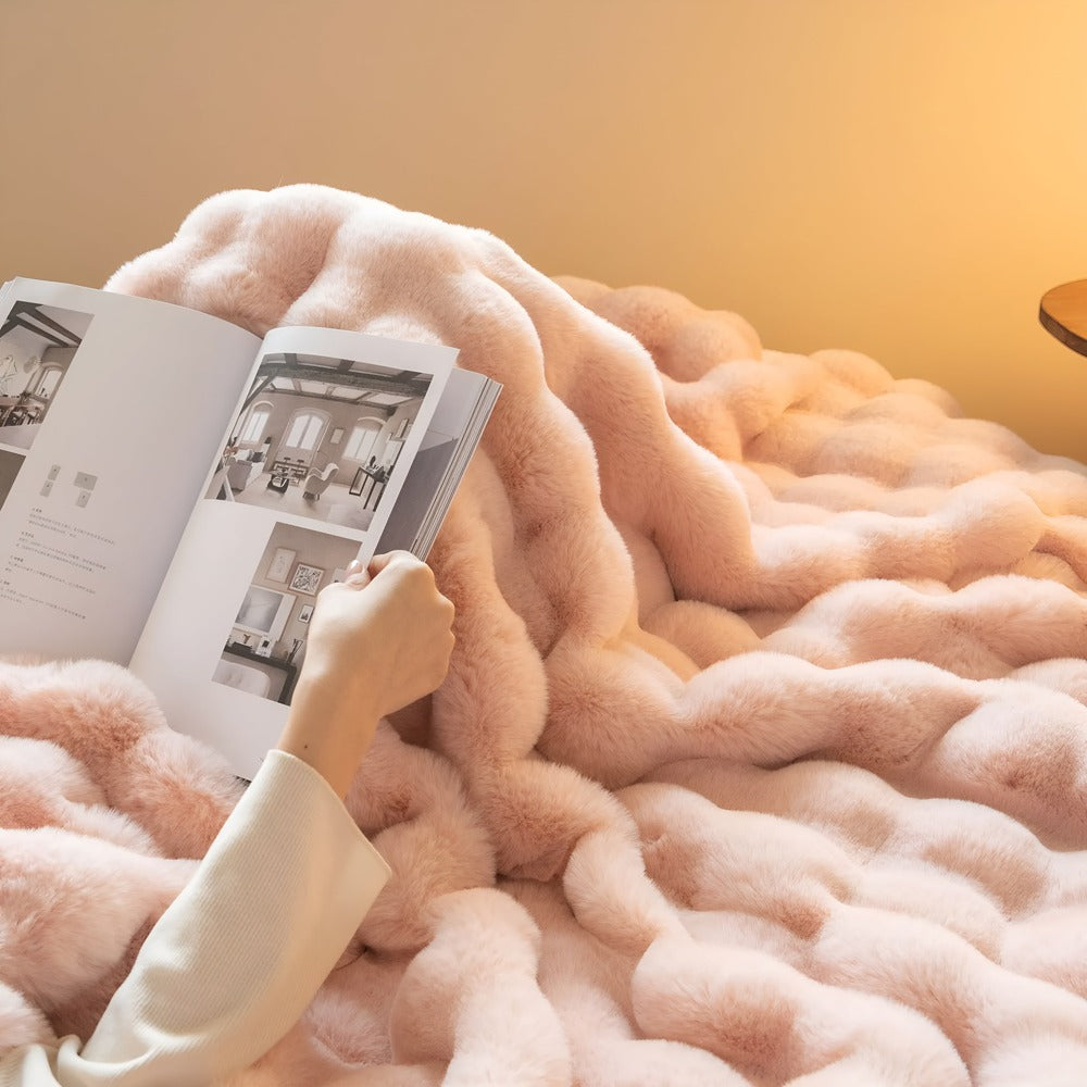 PlushLuxe Rutig Fleecefilt – Klassisk, Lyxigt Mjuk & Värmande Design