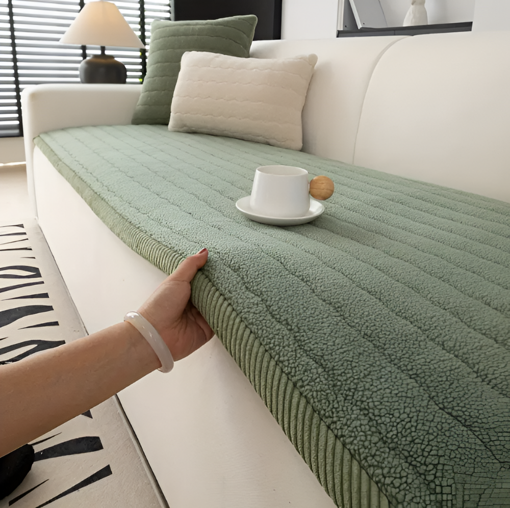 PlushGuard – Mjukt Rutschfritt Sofföverdrag i Husdjursvänlig Polyester