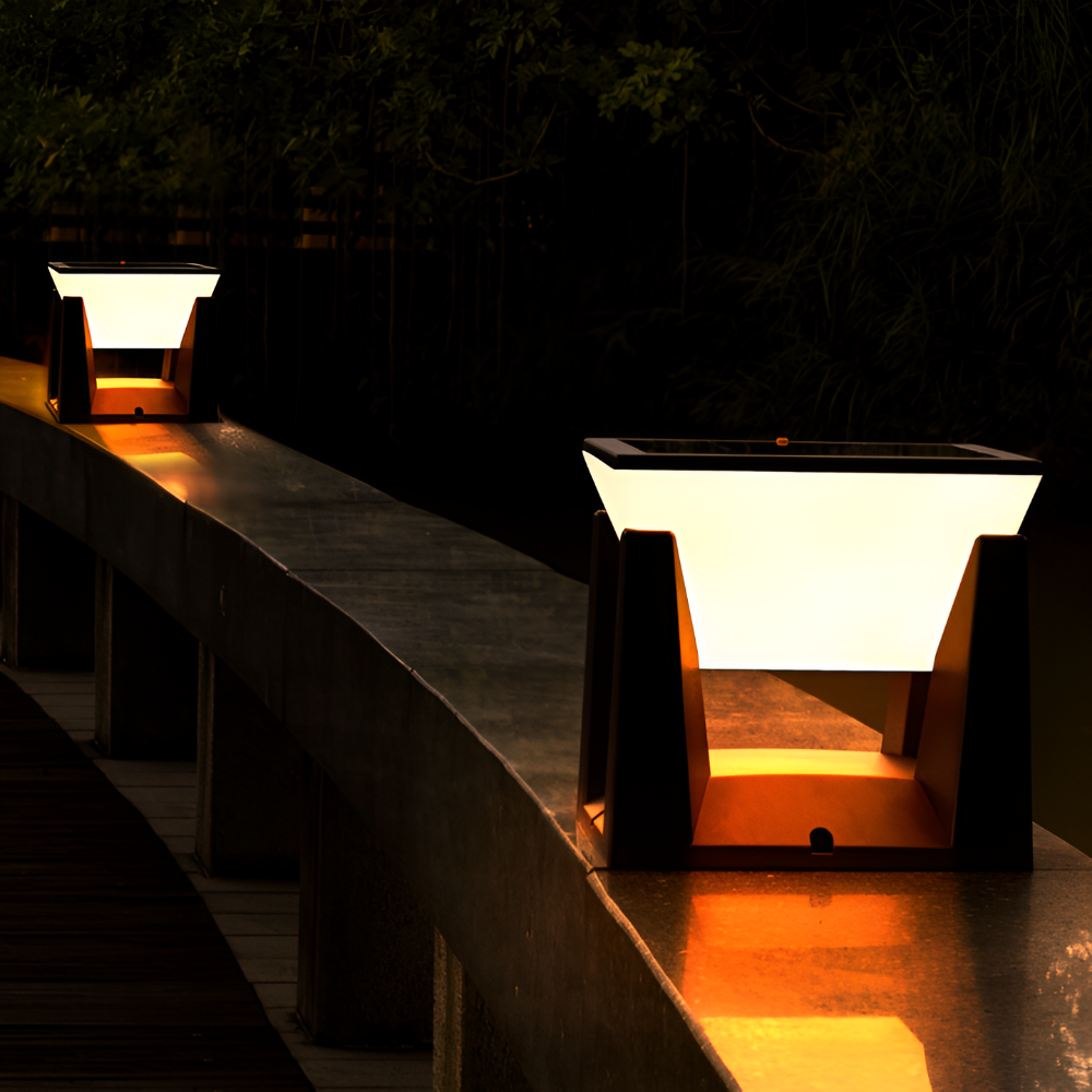 QuadreGlow – Fyrkantig Solcellsdriven Trädgårdslampa (IP65)