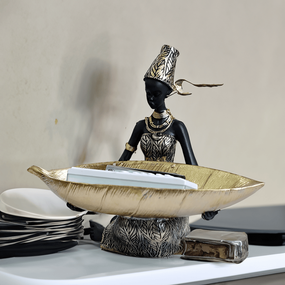 NyckelMuse Skulptur – Exotisk Figur i Harts med Elegant Nyckelorganisering