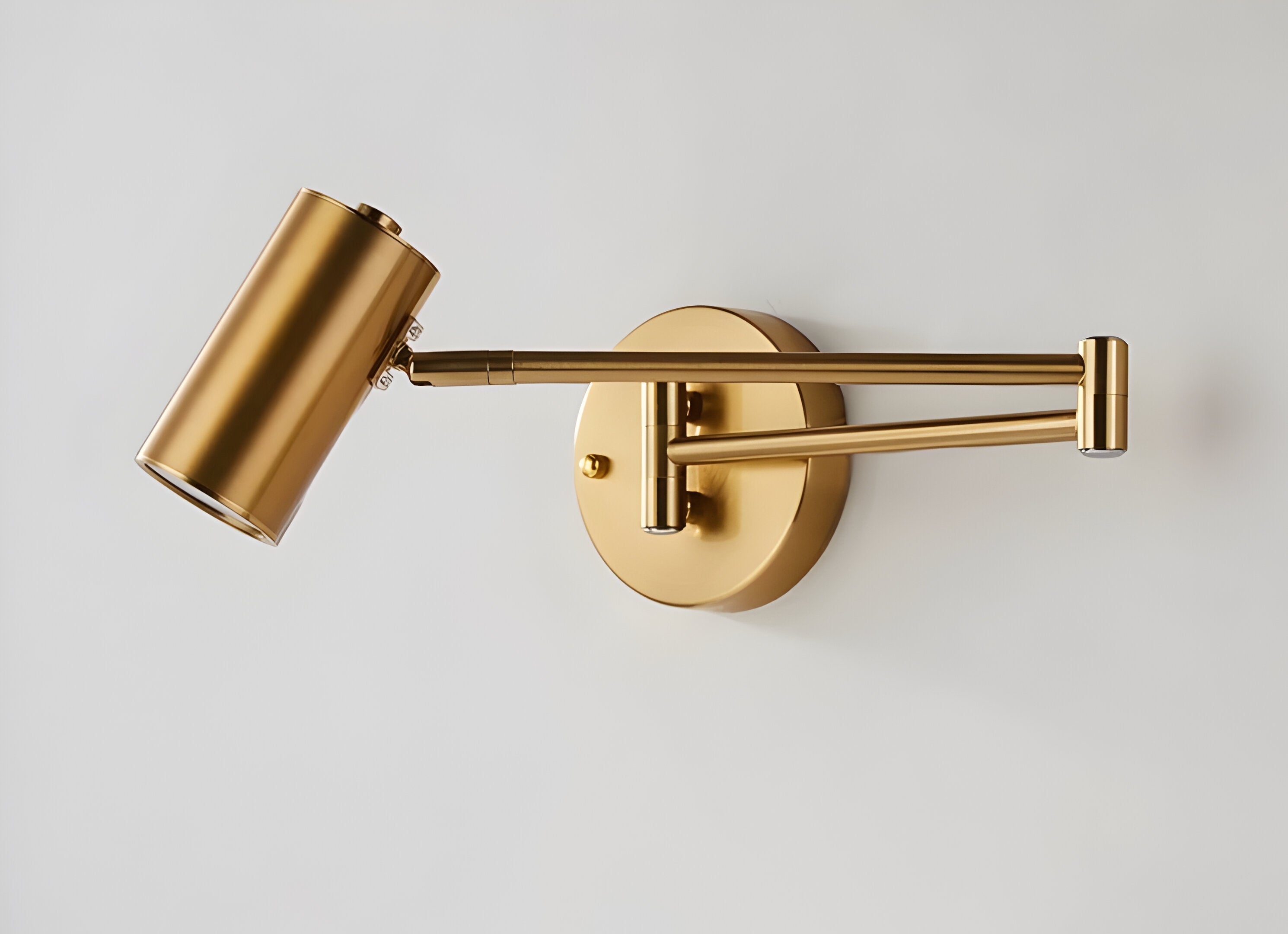 FlexaLume – Justerbar Vägglampa i Guld & Svart för Sovrum och Läsning