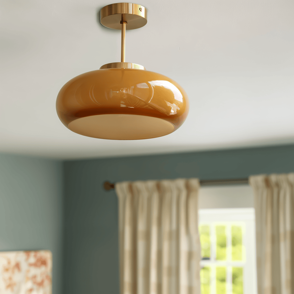 AmberGleam – Klassisk Gul Vintage Taklampa i Glas och Mässing