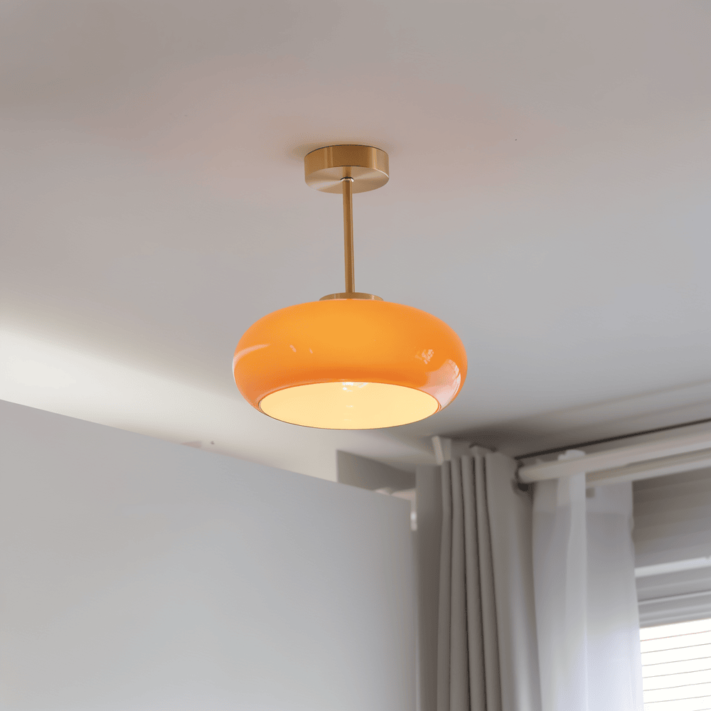 AmberGleam – Klassisk Gul Vintage Taklampa i Glas och Mässing