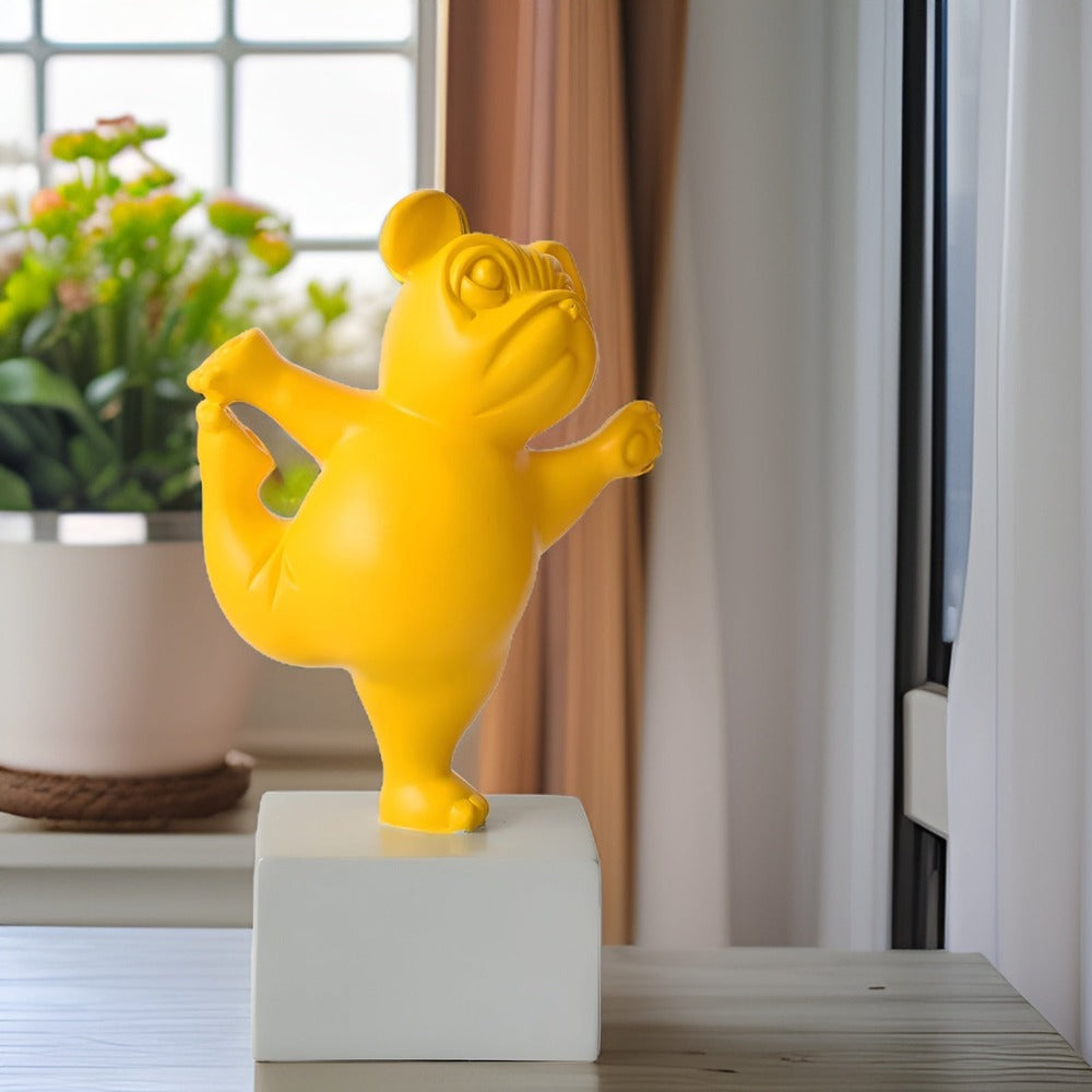 ZenBulldog Skulptur – Lekfull Yogafigur i Abstrakt Design