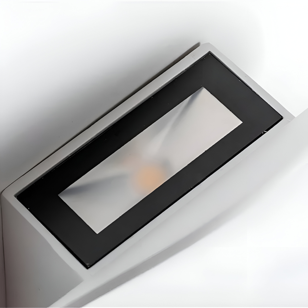 LumoOval – Vägglampa i Aluminium med Inbyggd LED och Minimalistisk Design