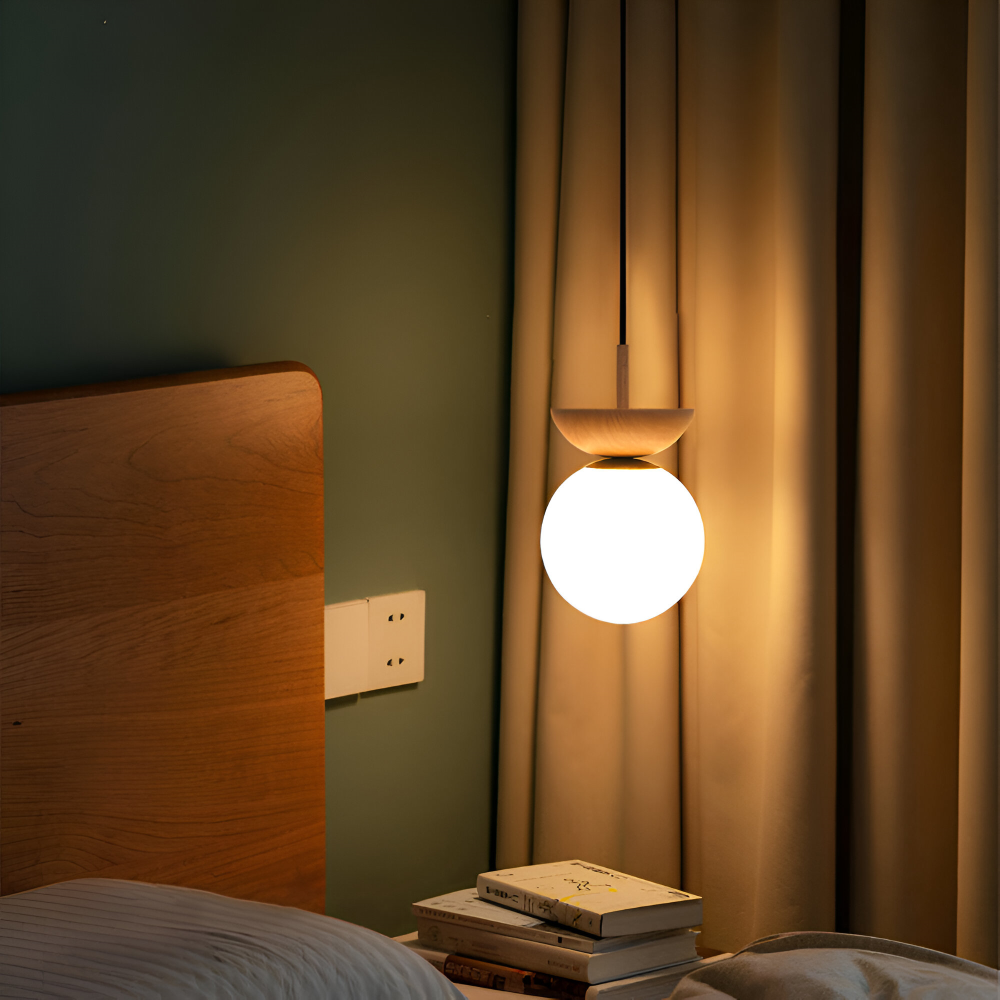 Kiyora – Japansk LED-Taklampa med Pärlformad Glaskupa och Träram