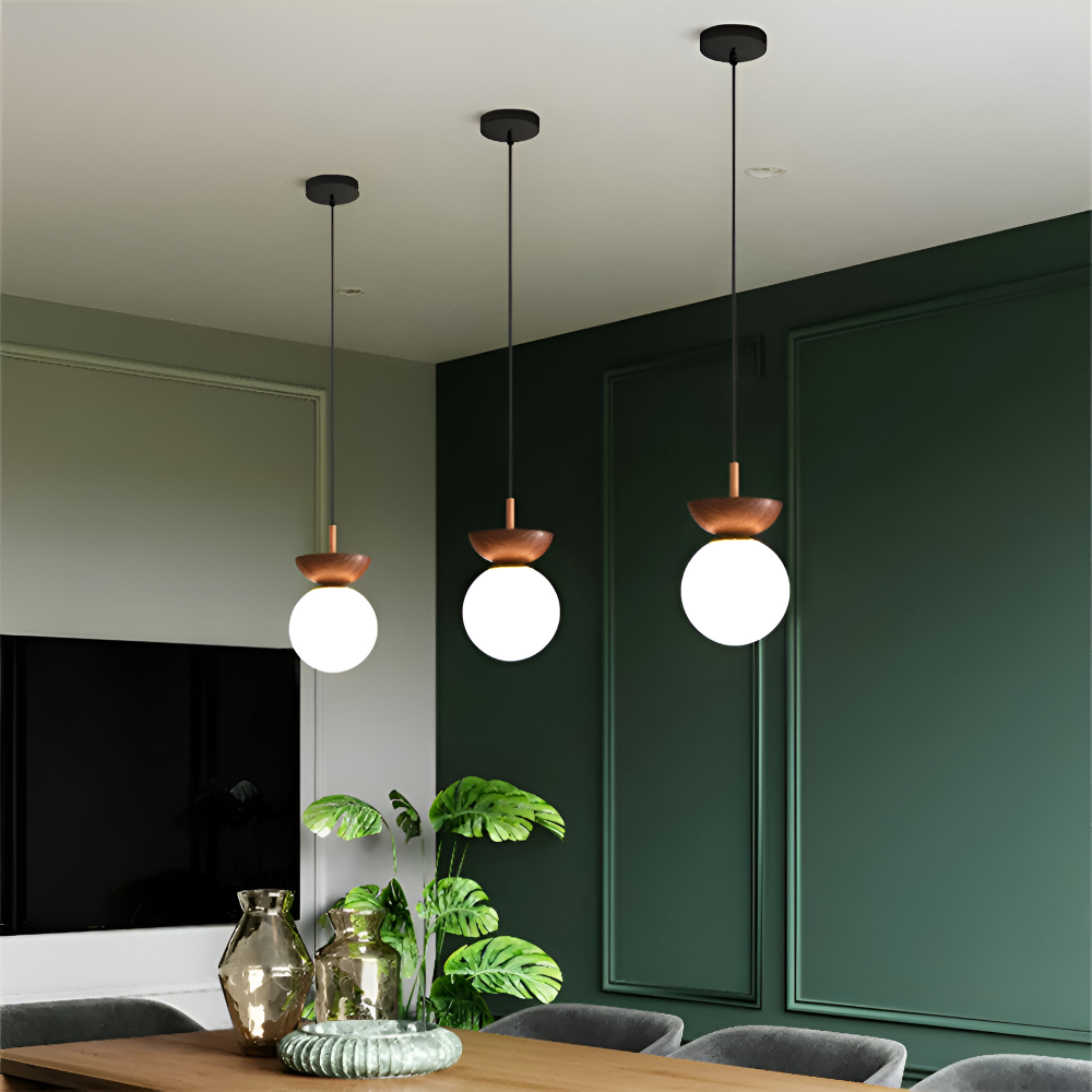 Kiyora – Japansk LED-Taklampa med Pärlformad Glaskupa och Träram