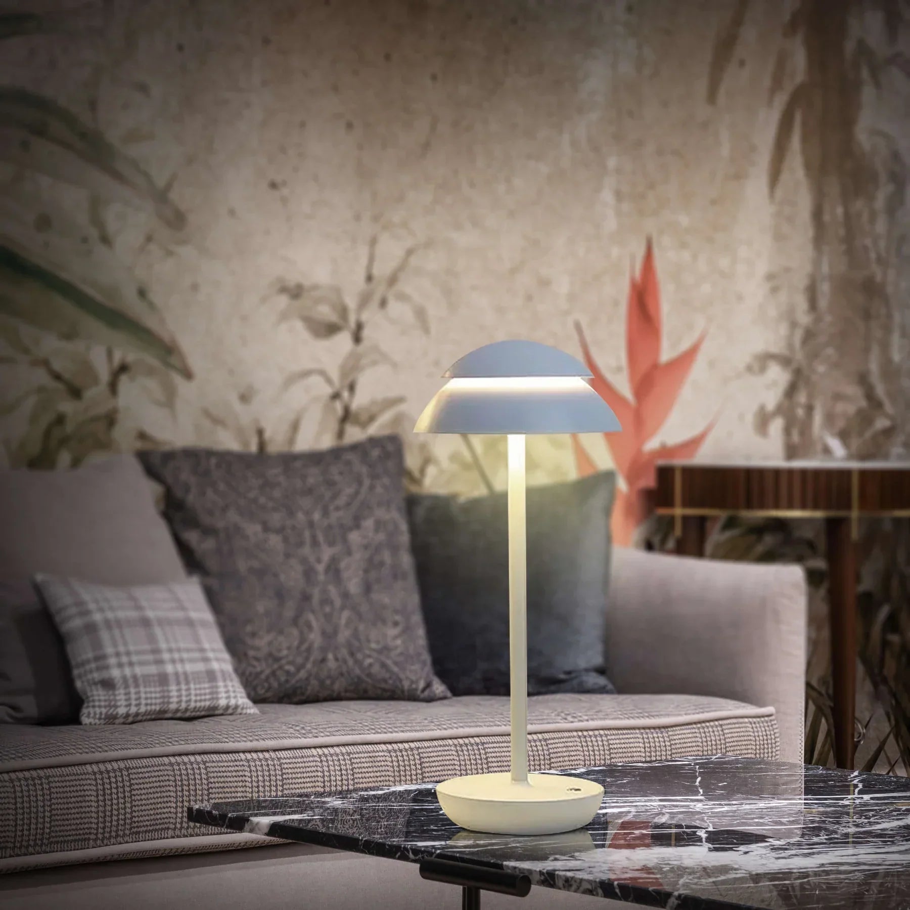 Cello – Prestige trådlös bordslampa i aluminium med dimfunktion