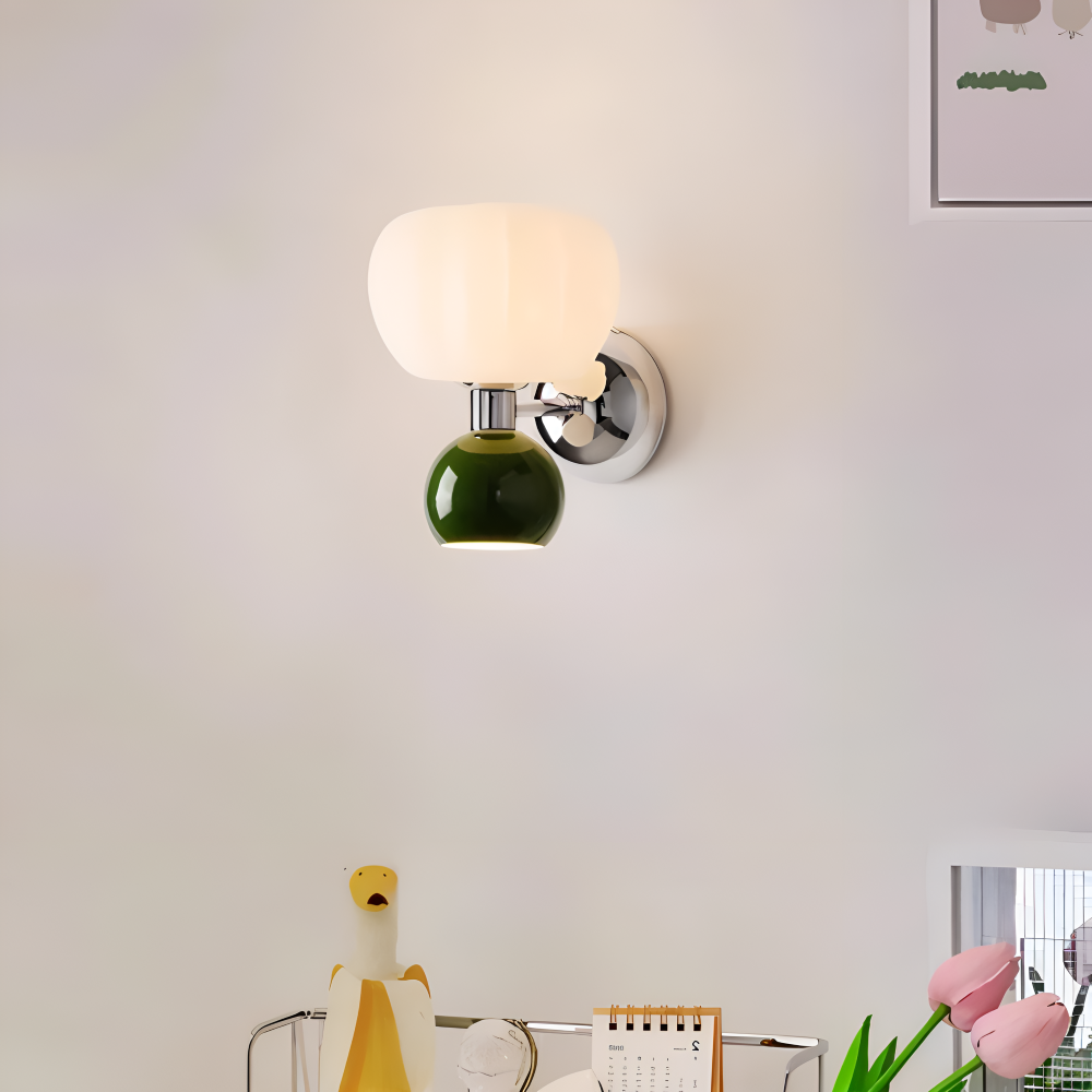 LumaPump – Krämig LED-Vägglampa i Minimalistisk Pumpdesign
