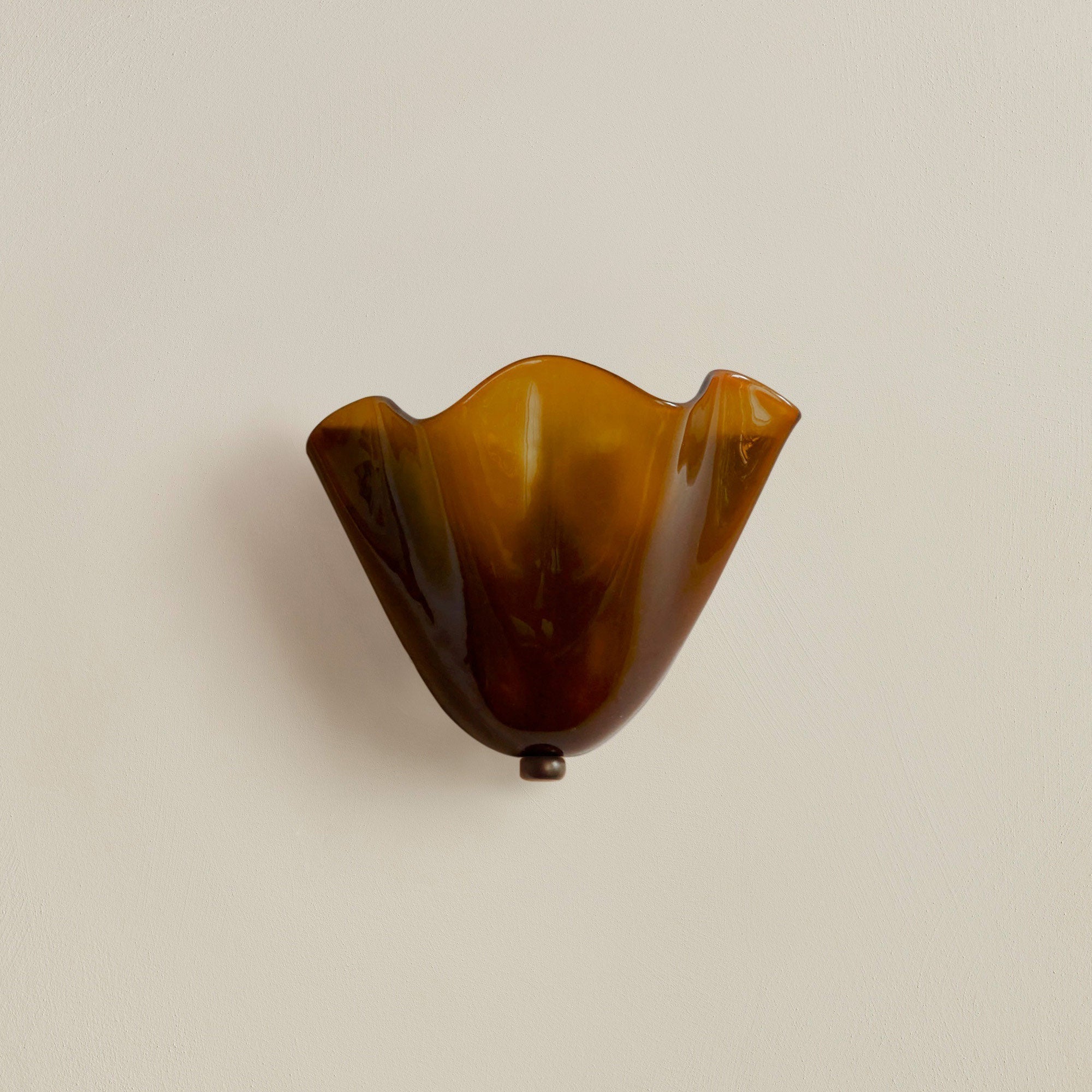 Retro vägglampa i färgat glas med Art Deco-design