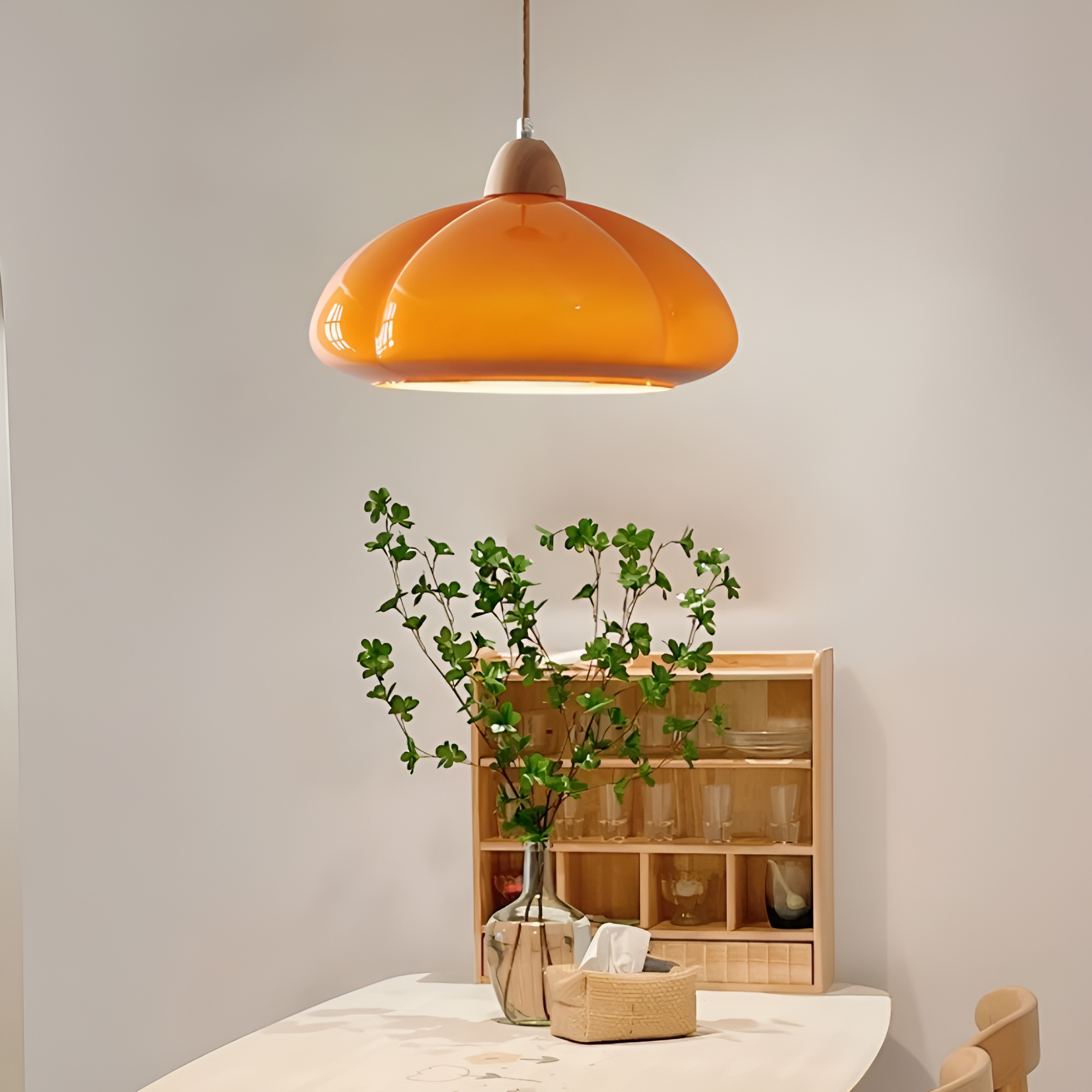 PumpaLuxe – Retro Pendellampa i Glas och Trä med Nordisk Charm