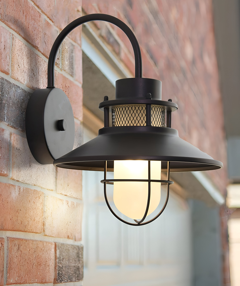 RustBlack – Industriell Vägglampa i Järn och Glas för Inomhus & Utomhusbruk