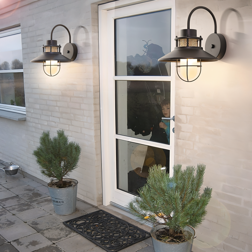 RustBlack – Industriell Vägglampa i Järn och Glas för Inomhus & Utomhusbruk