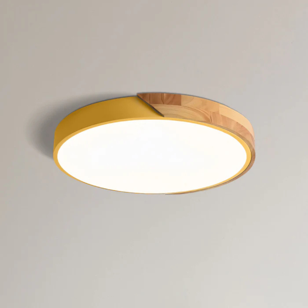 Skandinavisk LED-taklampa i trä med varm design