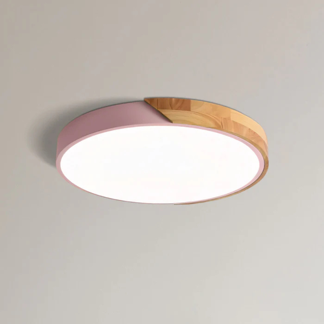 Skandinavisk LED-taklampa i trä med varm design