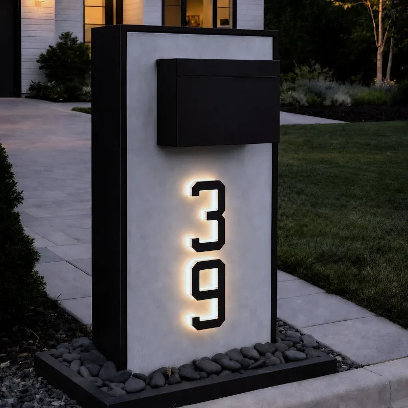 Solcellsdriven LED-husnummerlampa för fasad