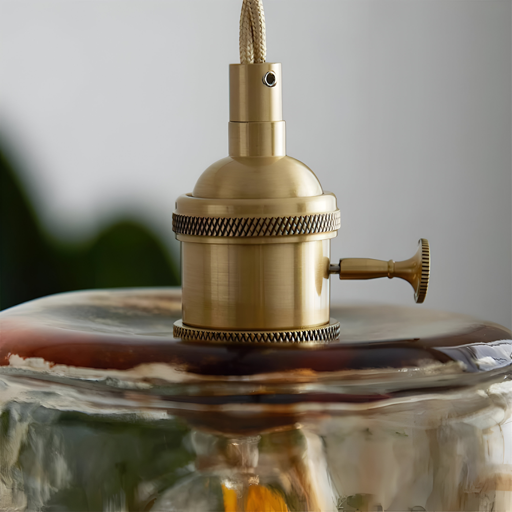 Brassoria – Vintage Glaspendellampa i Antik Mässing