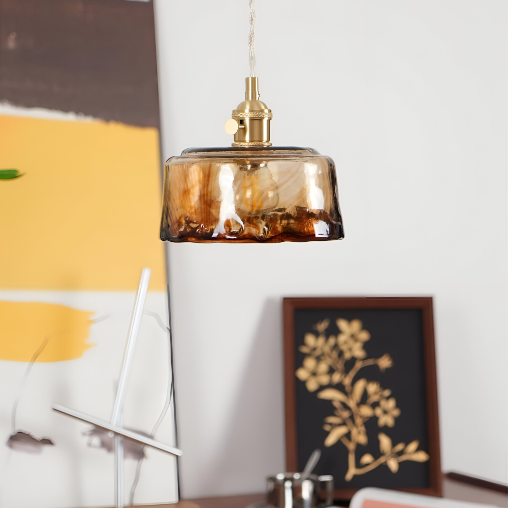 Brassoria – Vintage Glaspendellampa i Antik Mässing