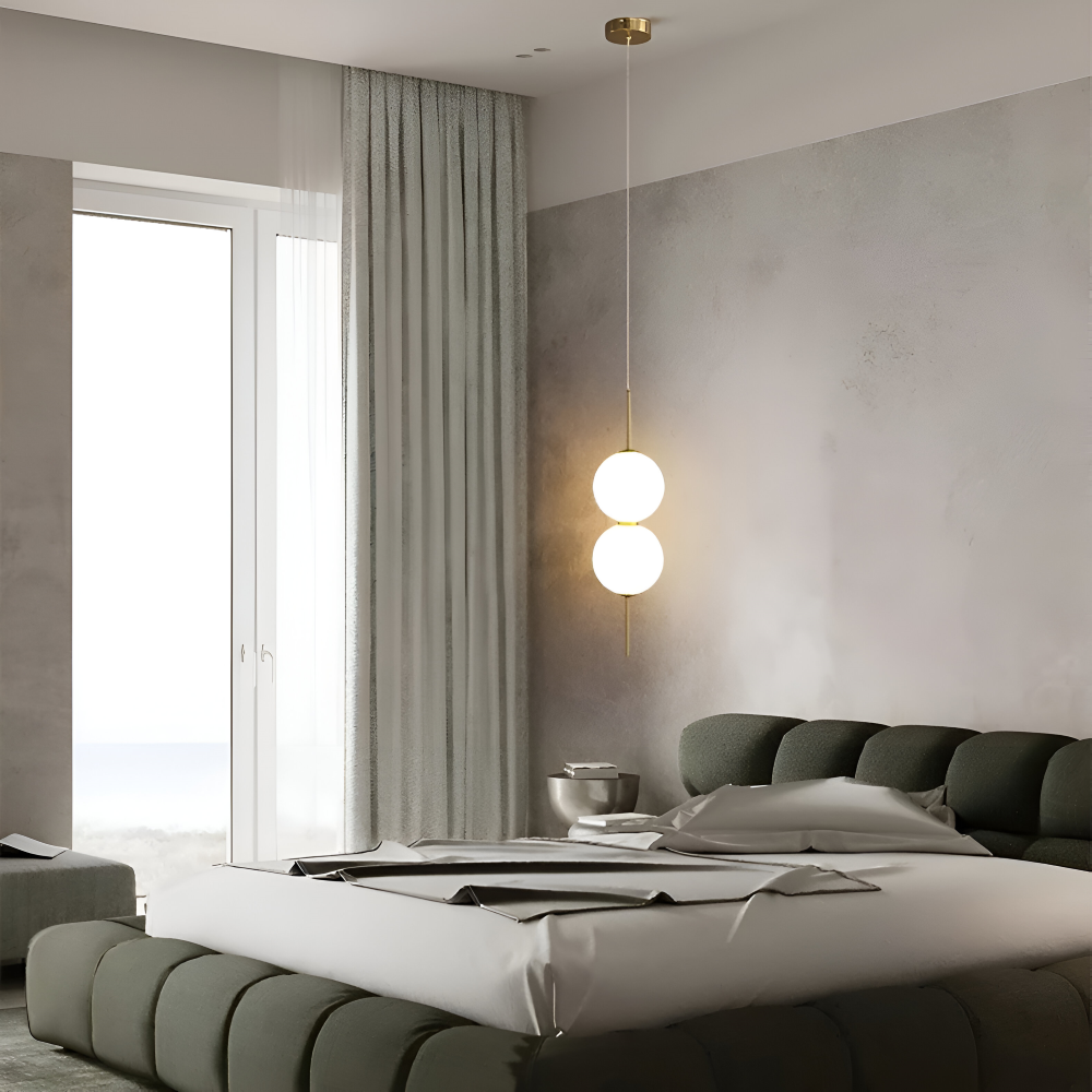 VertiGlobe – Lyxig Pendellampa med Vertikalt Snöre och Matt Glaskula