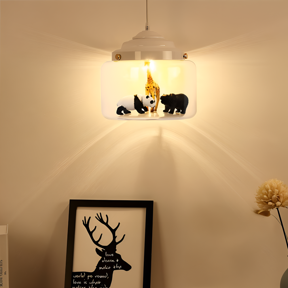 AniLume – Barnpendellampa i Glas med Nordiska Djurmotiv