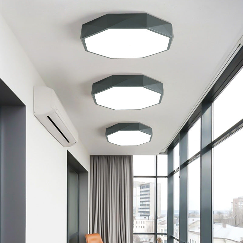 Modern skandinavisk LED-taklampa i abstrakt design