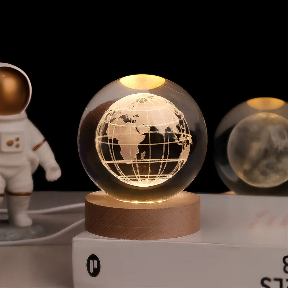 CosmoGlow - 3D Kristallampa med Rymdmotiv – Magisk Nattlampa för Stämningsfull Belysning