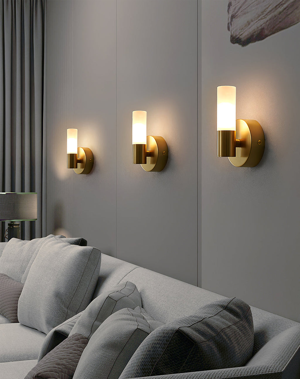 Lario – Elegant Vägglampa i Mässing med Energibesparande LED-belysning