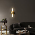 Lario – Elegant Vägglampa i Mässing med Energibesparande LED-belysning