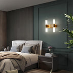 Lario – Elegant Vägglampa i Mässing med Energibesparande LED-belysning