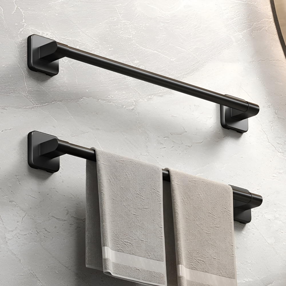 BlackBar – Svart Självhäftande Handdukshållare i Aluminium (30/40/50 cm)