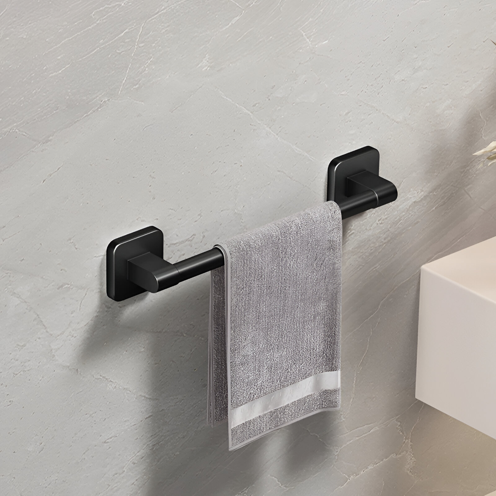 BlackBar – Svart Självhäftande Handdukshållare i Aluminium (30/40/50 cm)