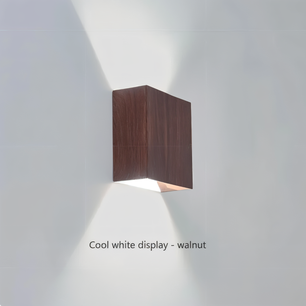 Boxy – Rektangulär Vägglampa i Trä med Up & Down LED-belysning för Sovrum