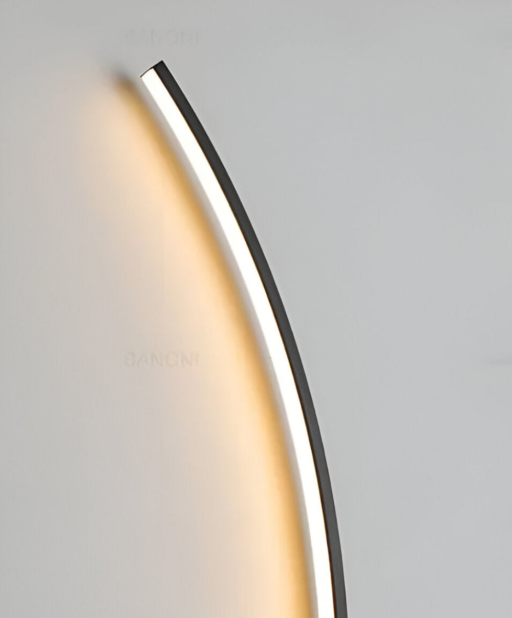 LumoCurve – Böjd Vägglampa i Aluminium med Integrerad LED-belysning