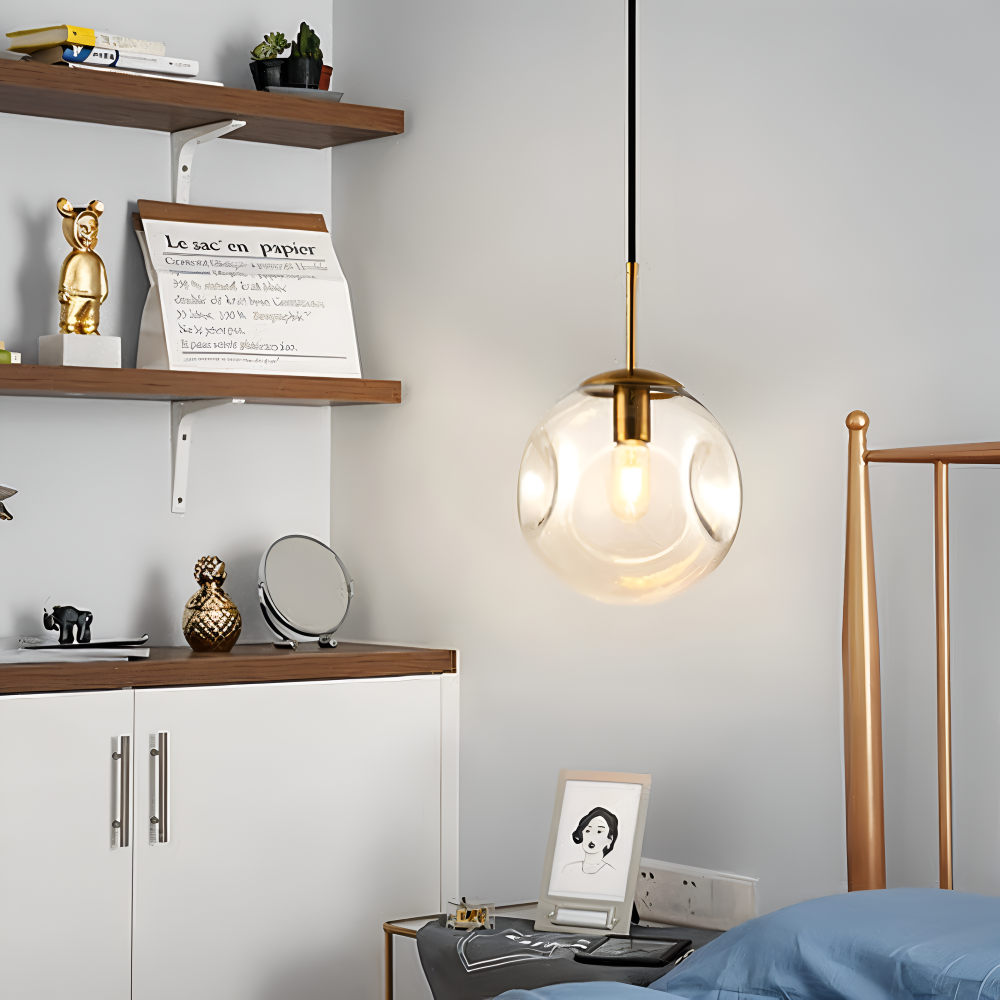 AmberGleam – Vintage Pendellampa i Champagnegrått Glas & Krom