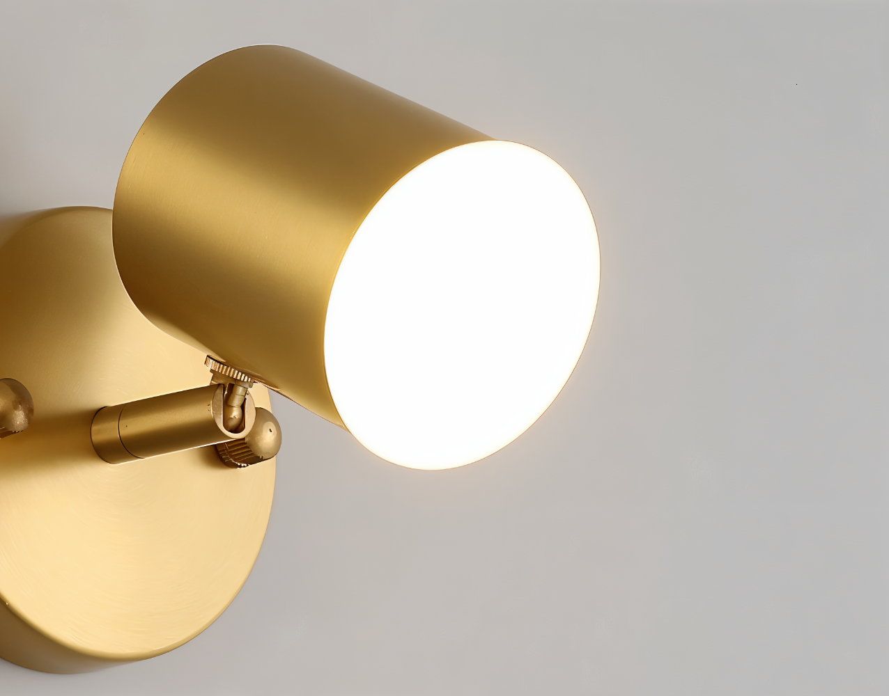 LumaCast – Cylindrisk Vägglampa i Järn för Inomhusbruk | LED Väggstrålkastare med Modern Design