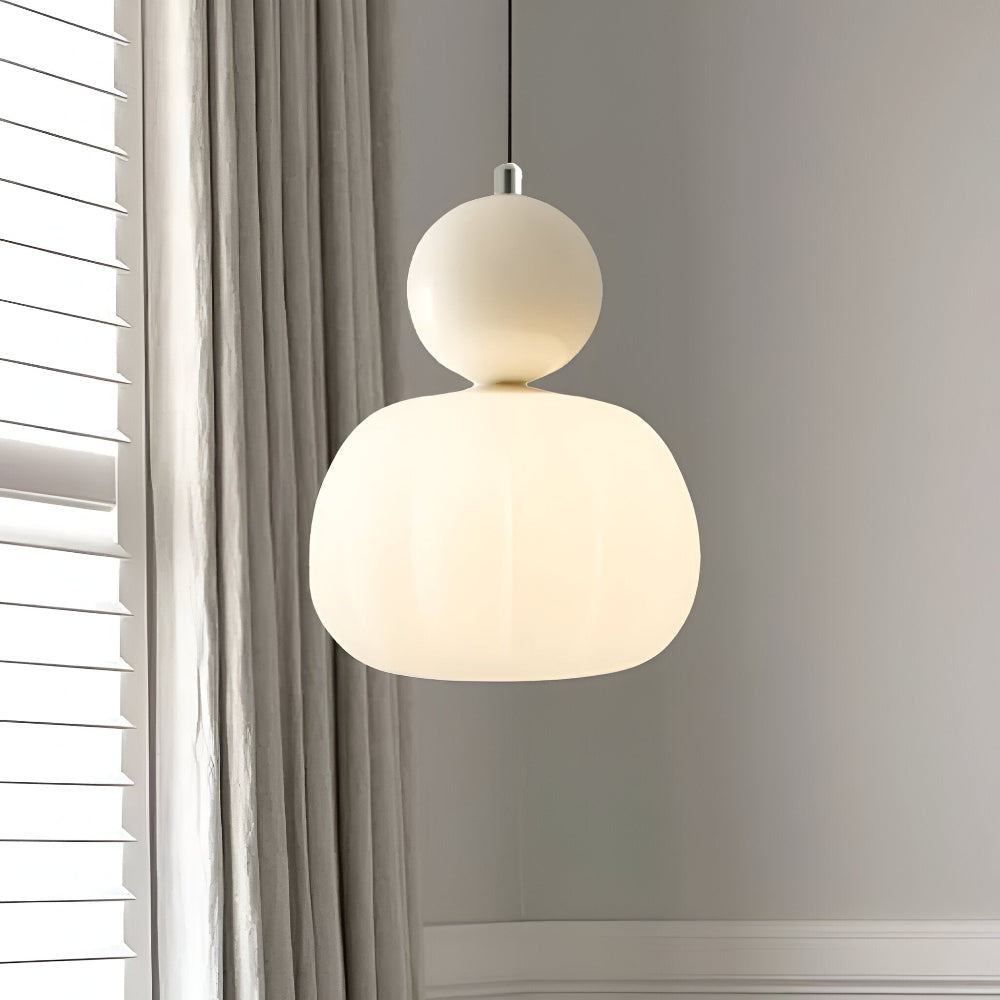 Crémura – Klassisk Art Deco Pendellampa i Crème och Metall