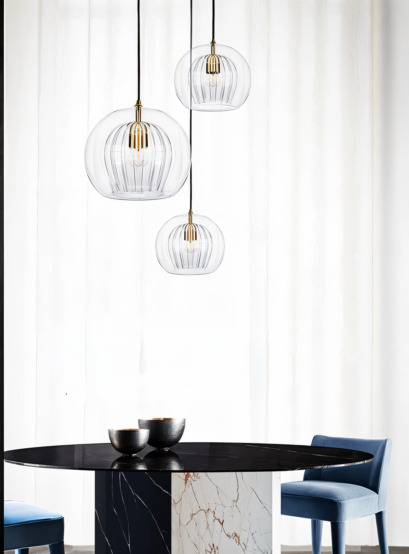 Clairvéa – Klotformad Glaspendellampa med Vintage Elegans