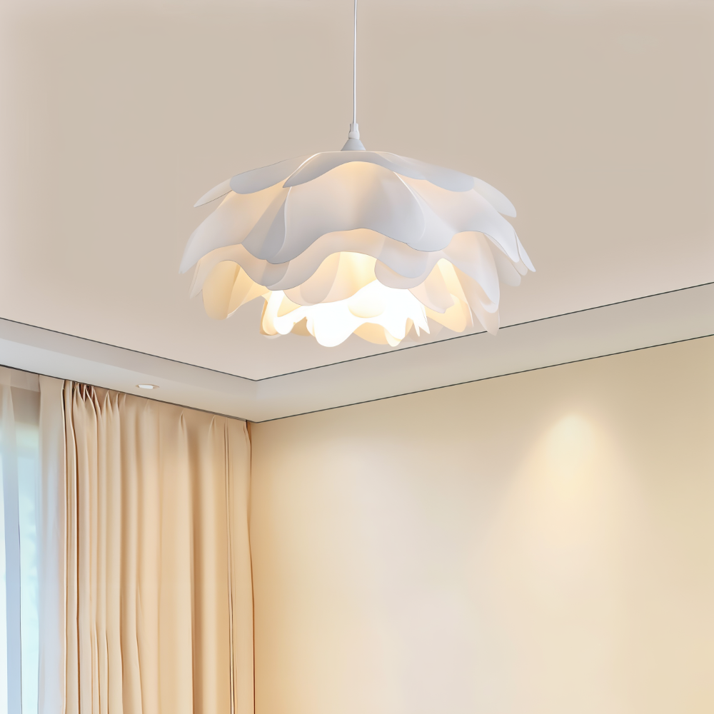 Florania – Designer Taklampa med Blombladsliknande Form