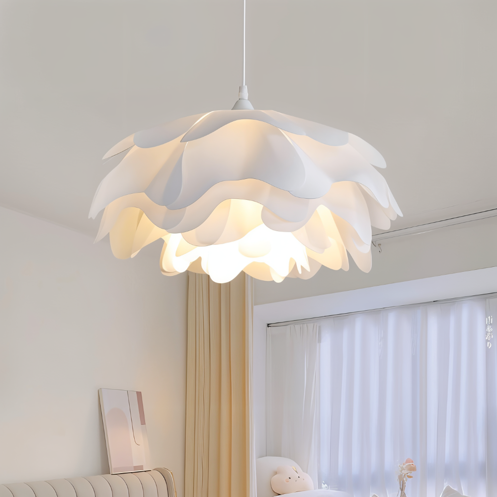 Florania – Designer Taklampa med Blombladsliknande Form
