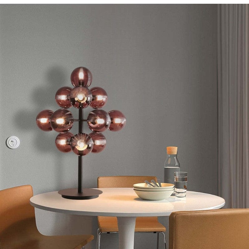 VineLux – Bordslampa i metall och glas med elegant druvdesign