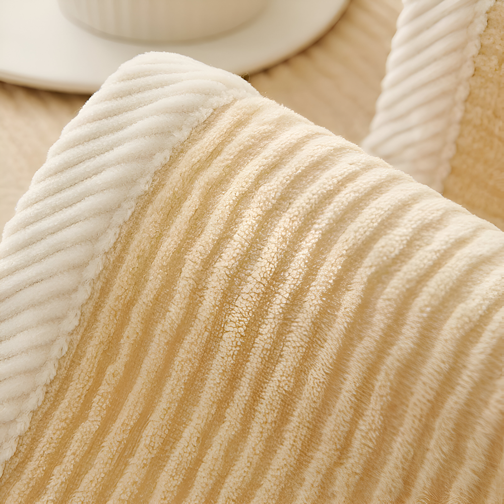 NordicHold Plush – Tjockt Antislipp Sofföverdrag i Elegant Polyesterdesign