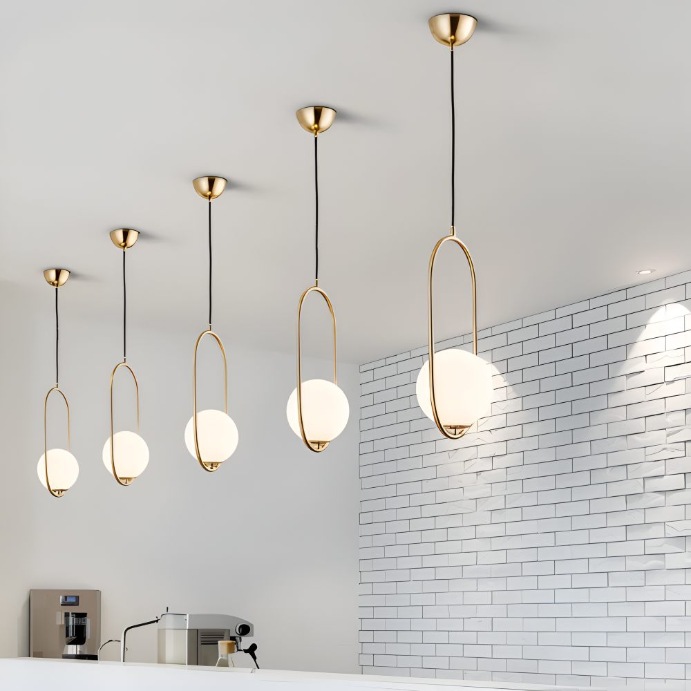 Eclipsera – Modern Guld Ellips Pendellampa med Glaskula