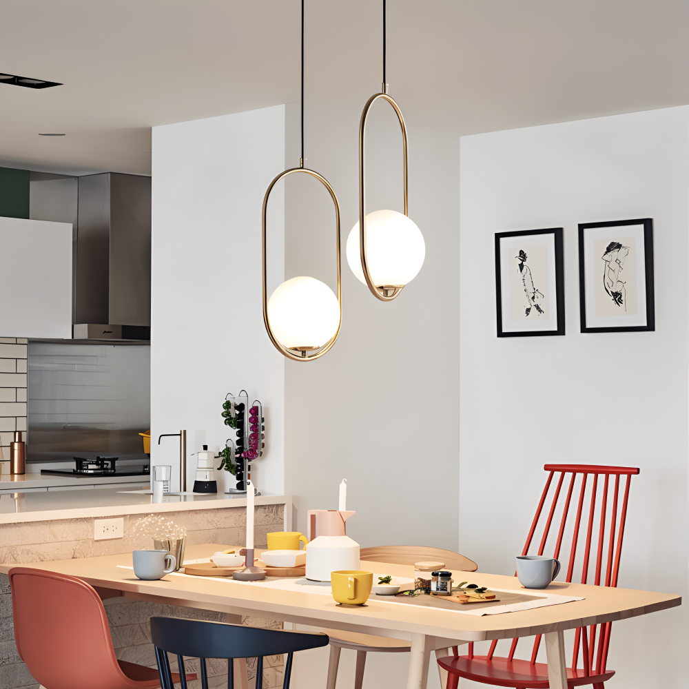 Eclipsera – Modern Guld Ellips Pendellampa med Glaskula