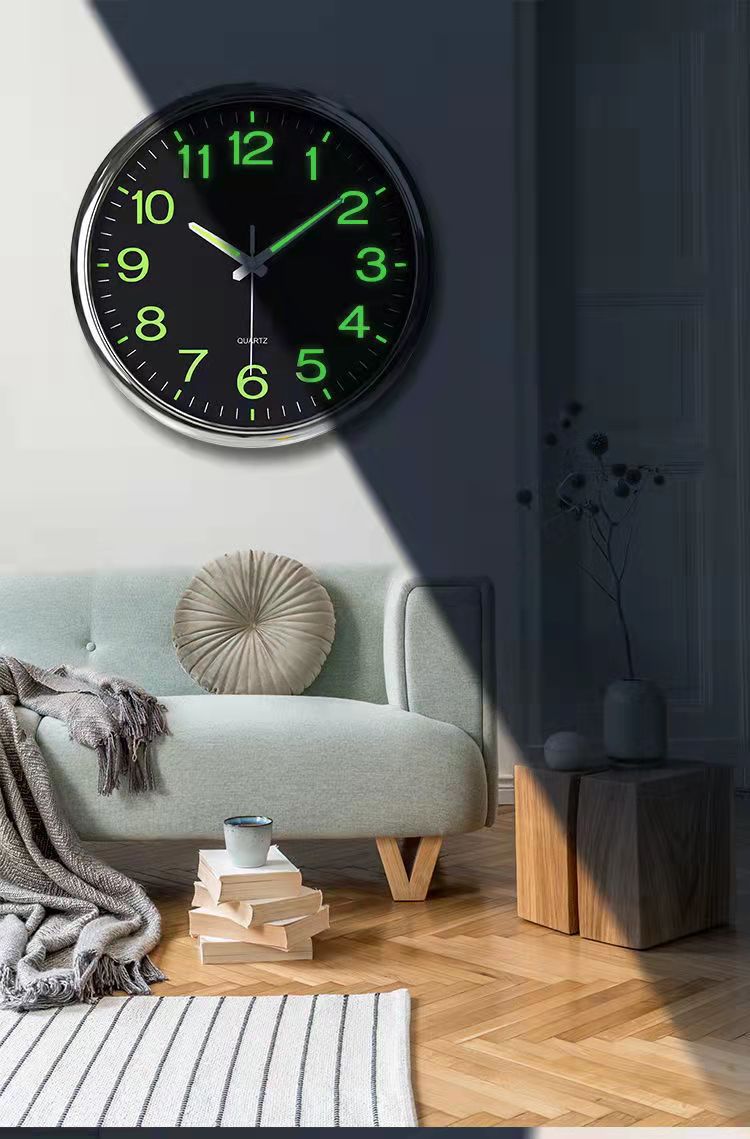 Tyst Väggklocka med Nattbelysning – Kansas City Design Ø30 cm