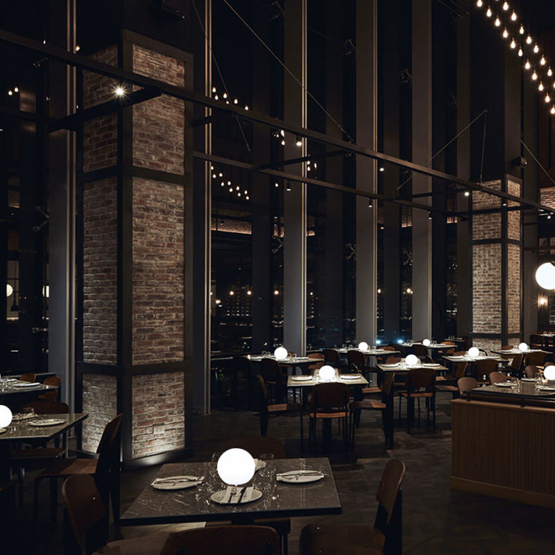 Luni – Klotformad LED Bordslampa med 16 Färger & Uppladdningsbar Design