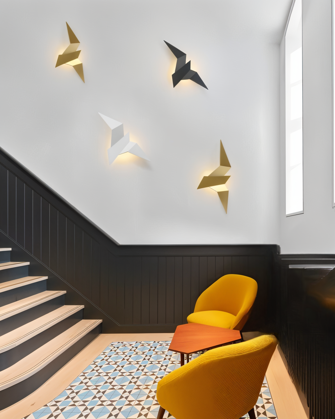 KaruBird – Japanskinspirerad Vägglampa med Origami-Fågeldesign