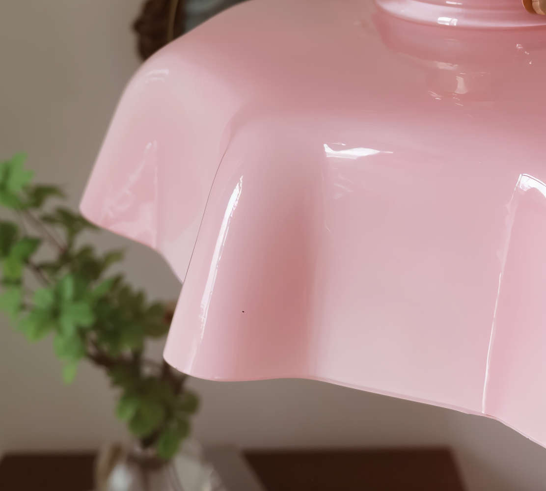 Bellevie – Retro Taklampa i Blomformad Krämfärgad Glasdesign