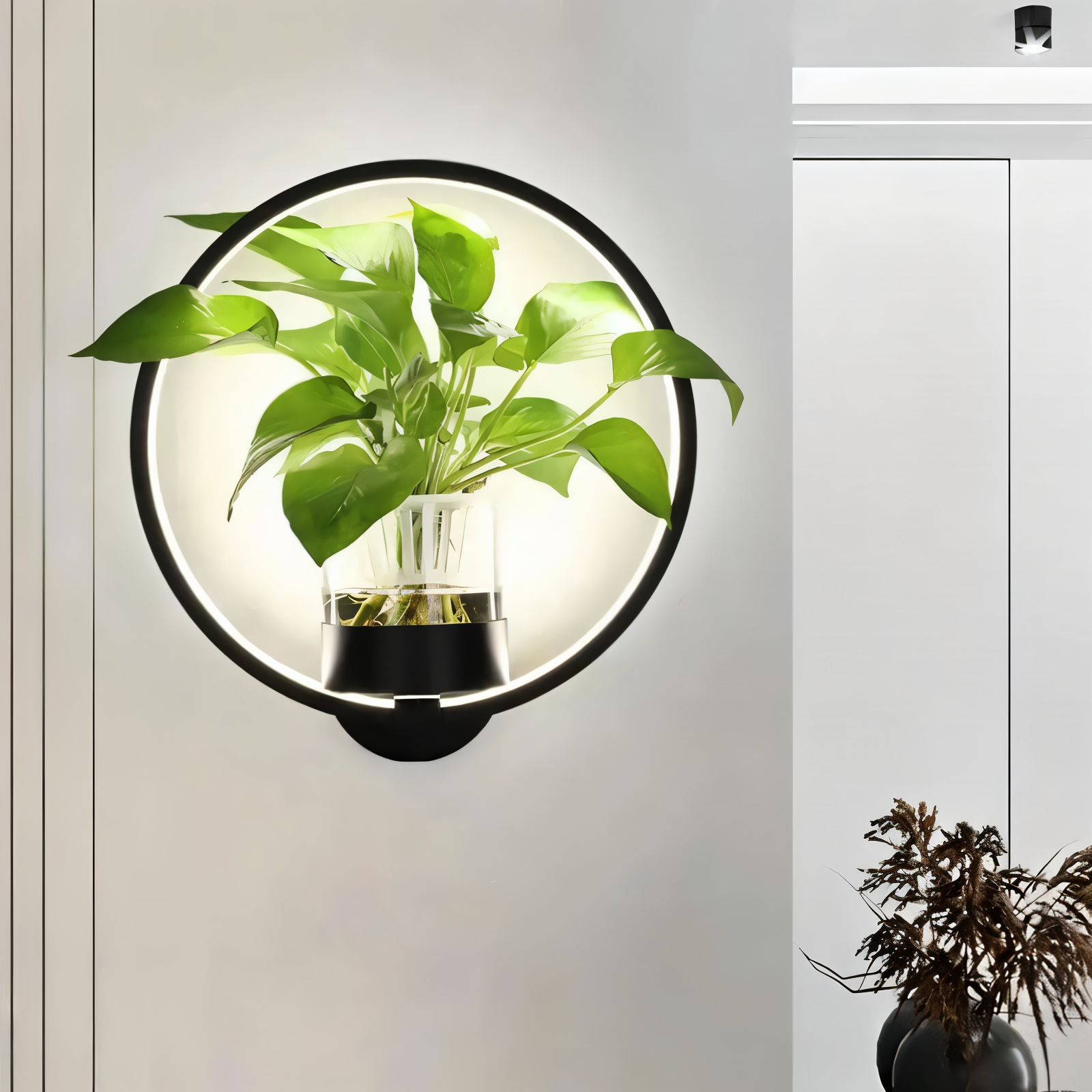 LumiGrow – Minimalistisk LED Vägglampa med Integrerad Växthållare