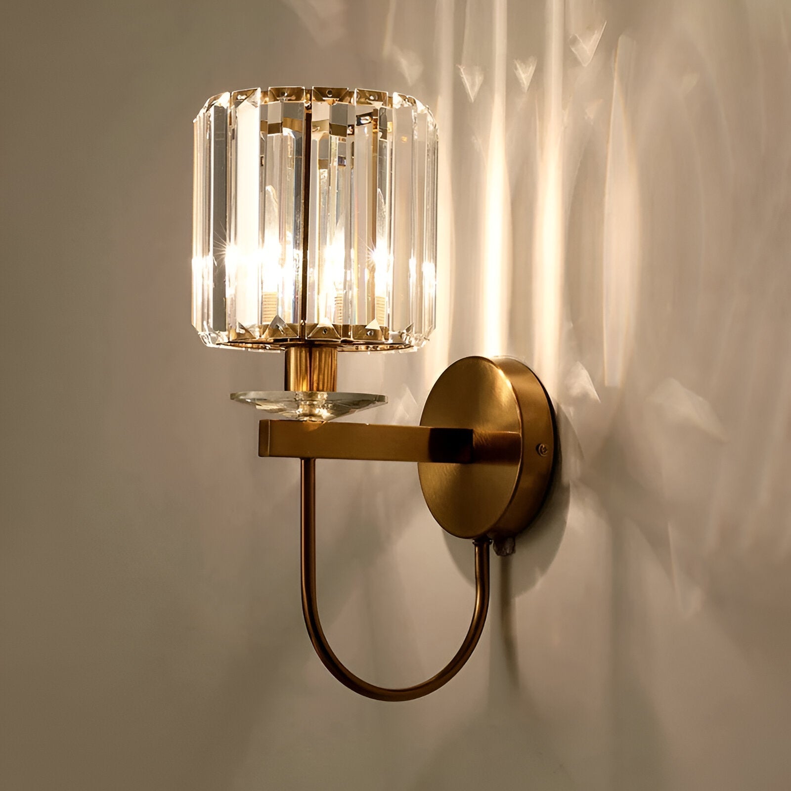 LustraRay – Vintage Kristall Vägglampa i Cylindrisk Design med LED-belysning